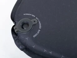Exped SIM 3.8 M Zelfopblazende Slaapmat 15 Exped SIM 3.8 M Zelfopblazende Slaapmat -Outdoor Camping Winkel 1441 1900 sim black valve close