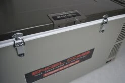 Engel MD60F-C Dual-zone Compressor Koelbox - 57 Liter -Outdoor Camping Winkel 1900 2849 md60fc verschluss detail